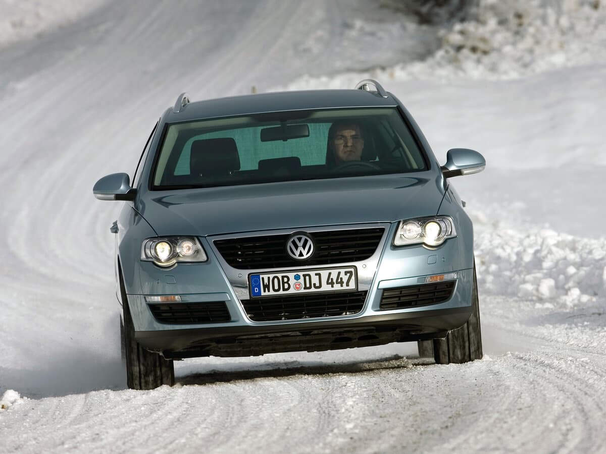 Volkswagen Passat B6 — Öndən