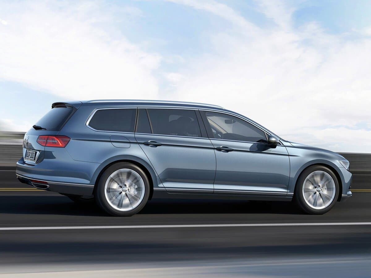 Volkswagen Passat B8 — Yandan