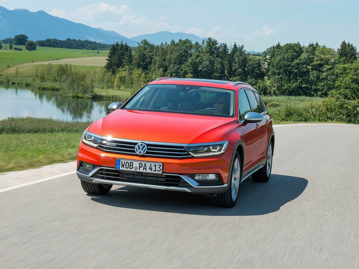 Volkswagen Passat B8 — Öndən