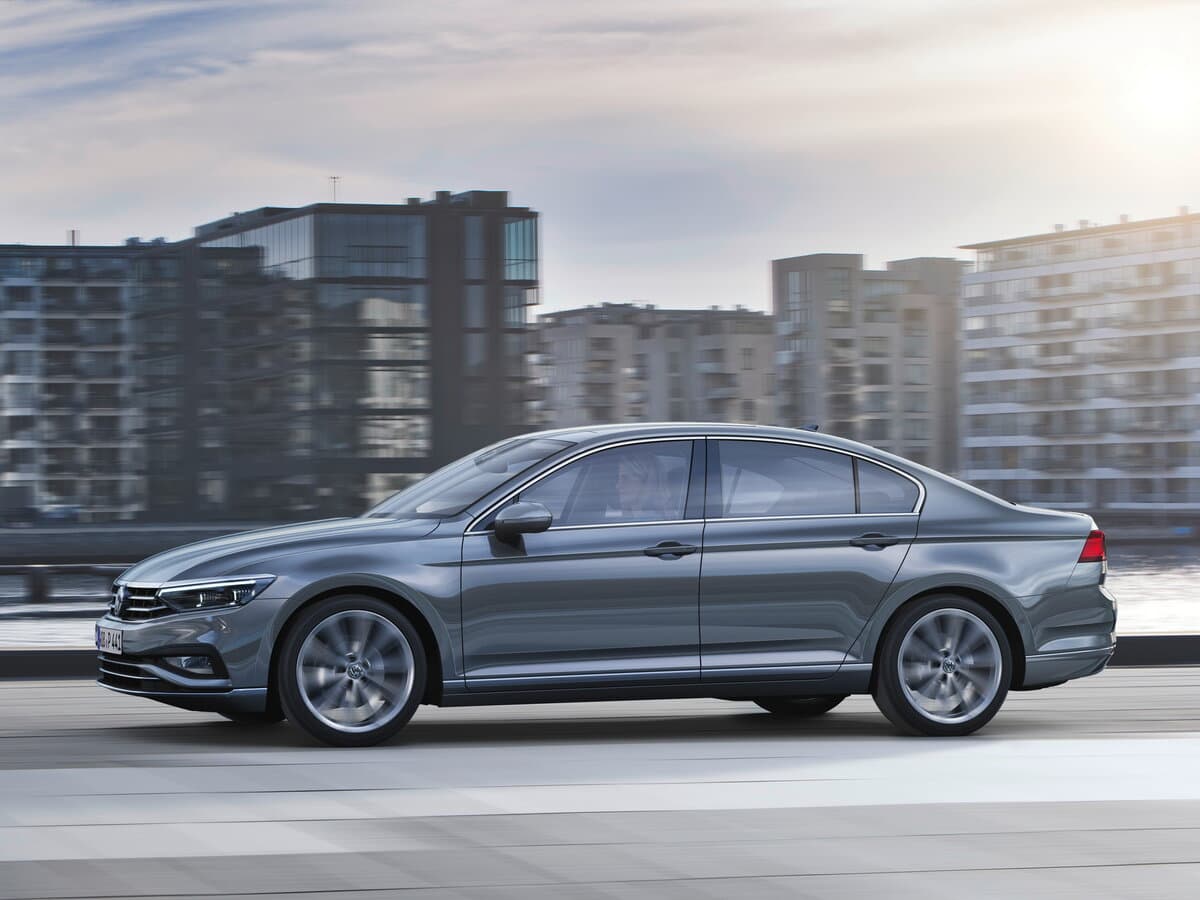 Volkswagen Passat B8 Restayling — Yandan