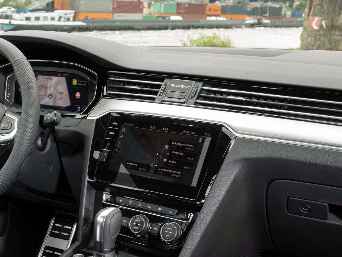 Volkswagen Passat B8 Restayling — Salon, öndən