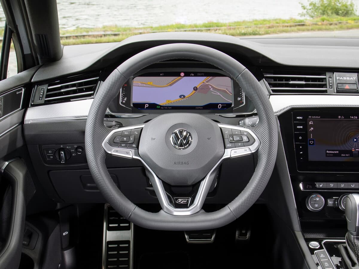 Volkswagen Passat B8 Restayling — Sükan