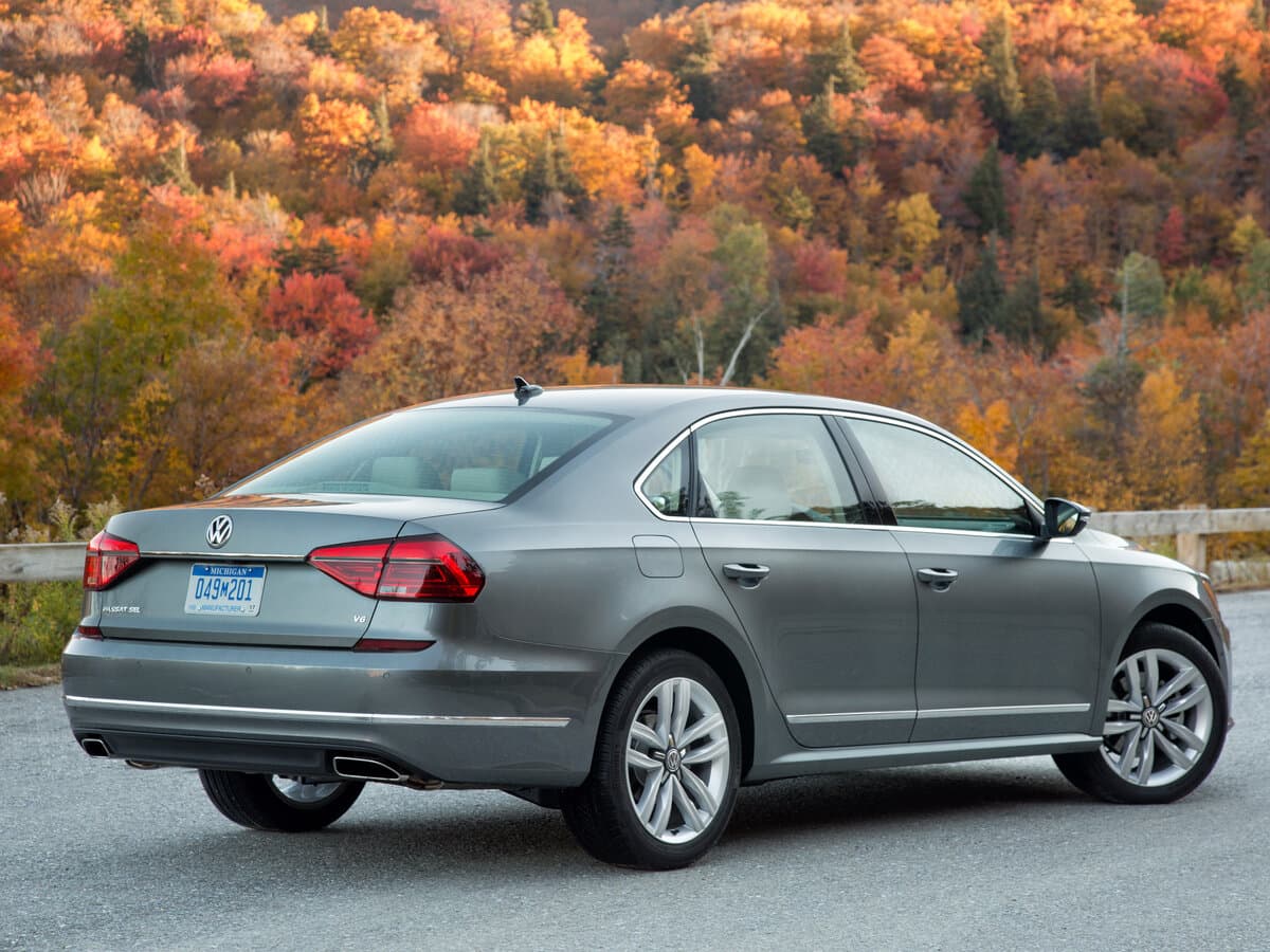 Volkswagen Passat (North America and China) I Restayling — 3/4 arxadan