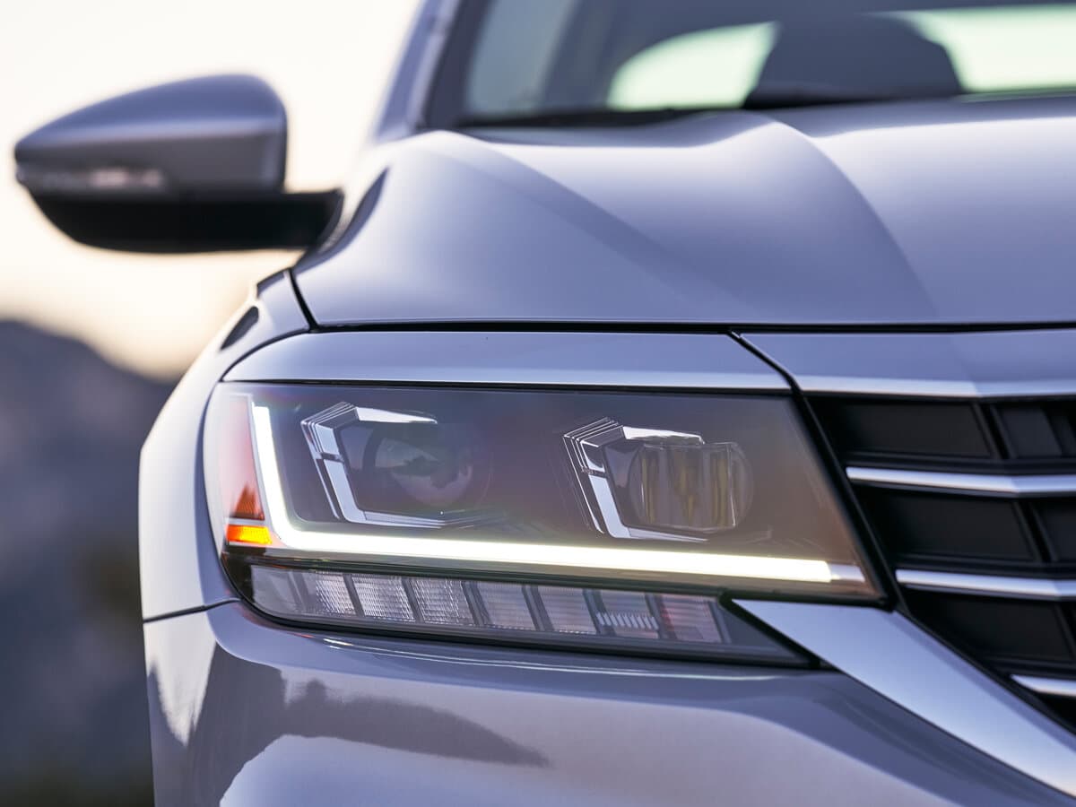 Volkswagen Passat (North America and China) II (NA Market) — Fara