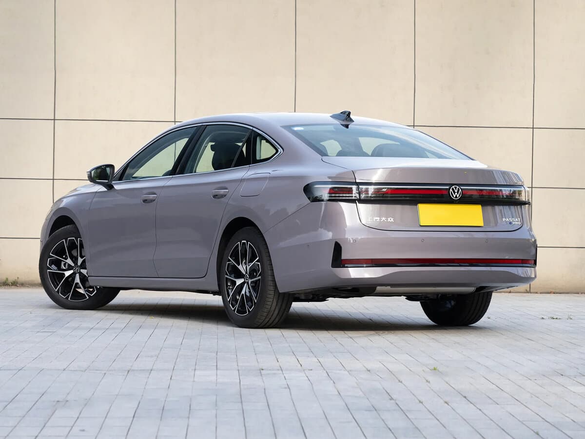 Volkswagen Passat (North America and China) Pro I — 3/4 arxadan