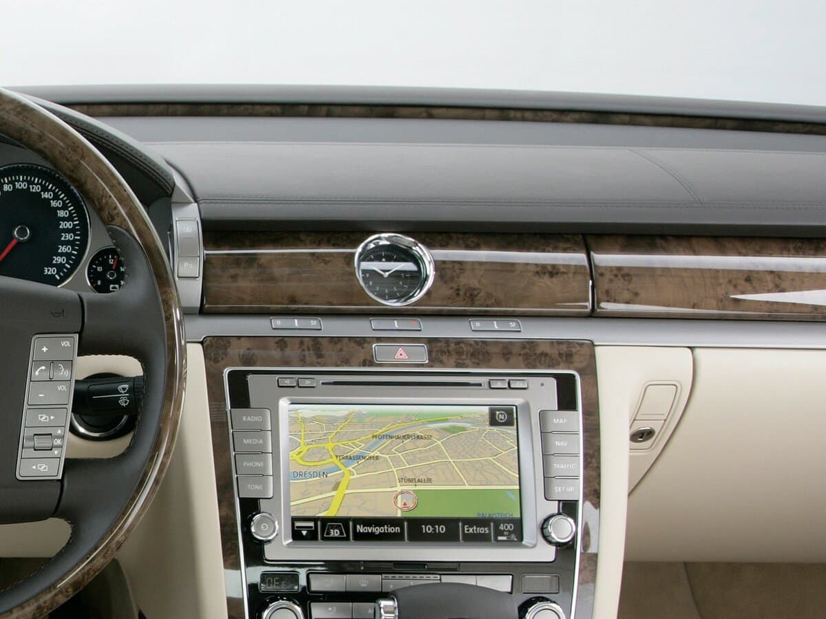 Volkswagen Phaeton I — Salon, arxadan