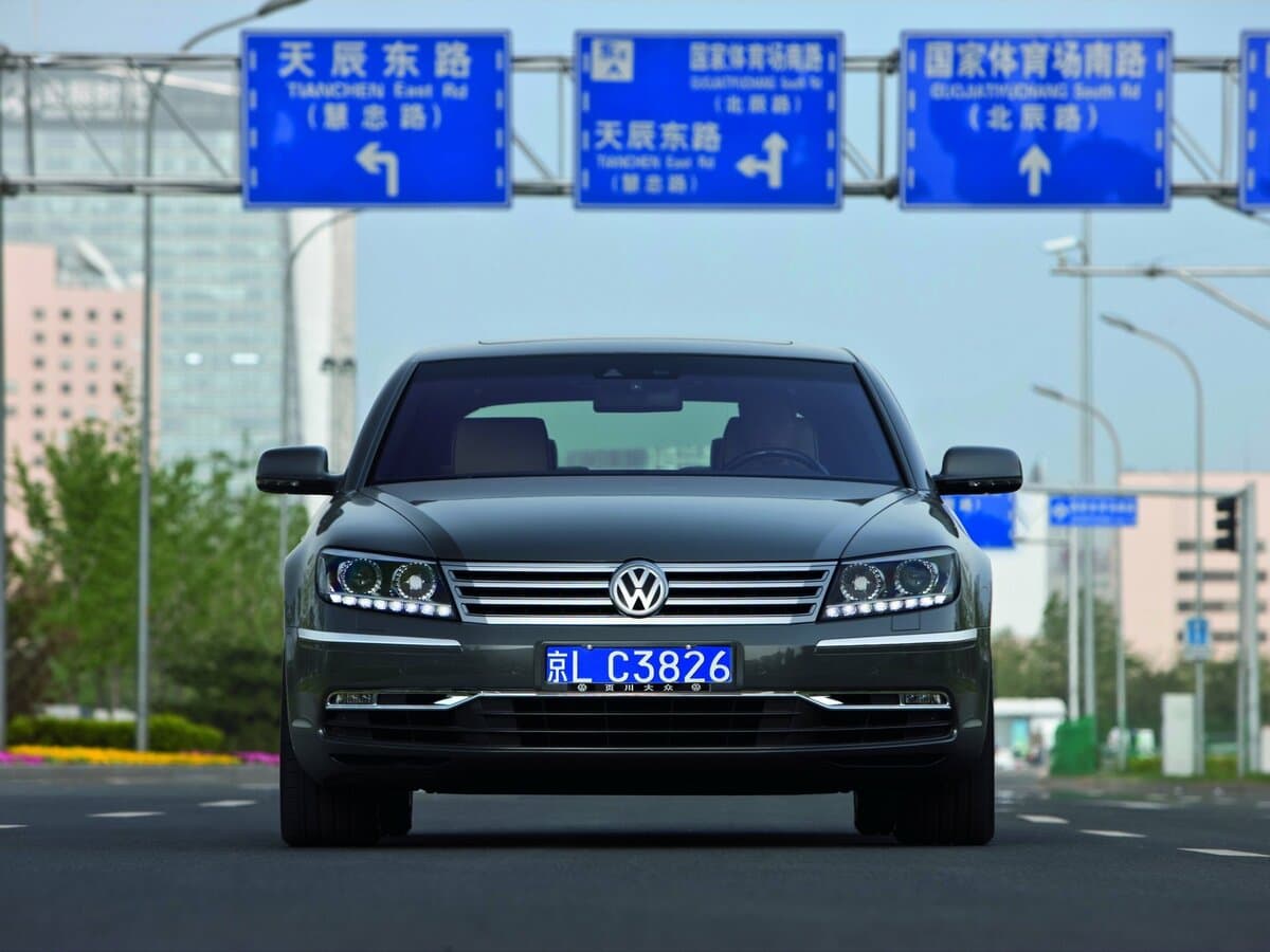 Volkswagen Phaeton I Restayling — Öndən