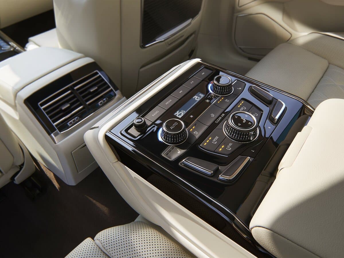 Volkswagen Phideon I Restayling — Salon, öndən