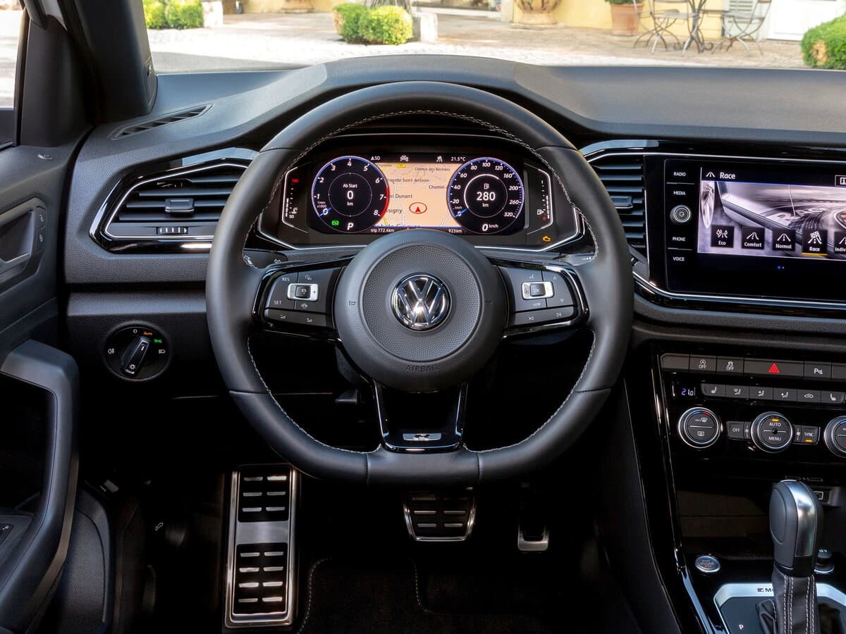 Volkswagen T-Roc R I — Sükan