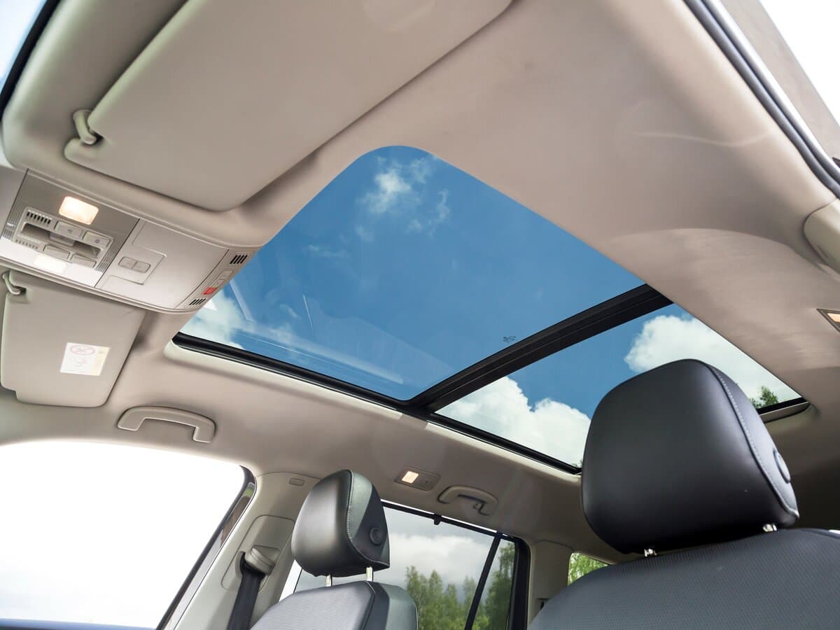 Volkswagen Teramont I — Salon, arxadan