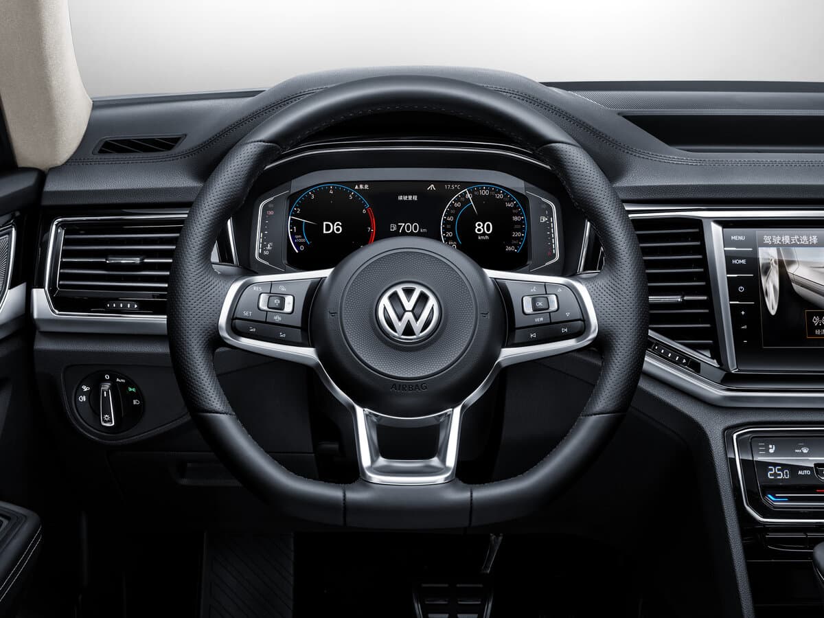 Volkswagen Teramont I — Sükan
