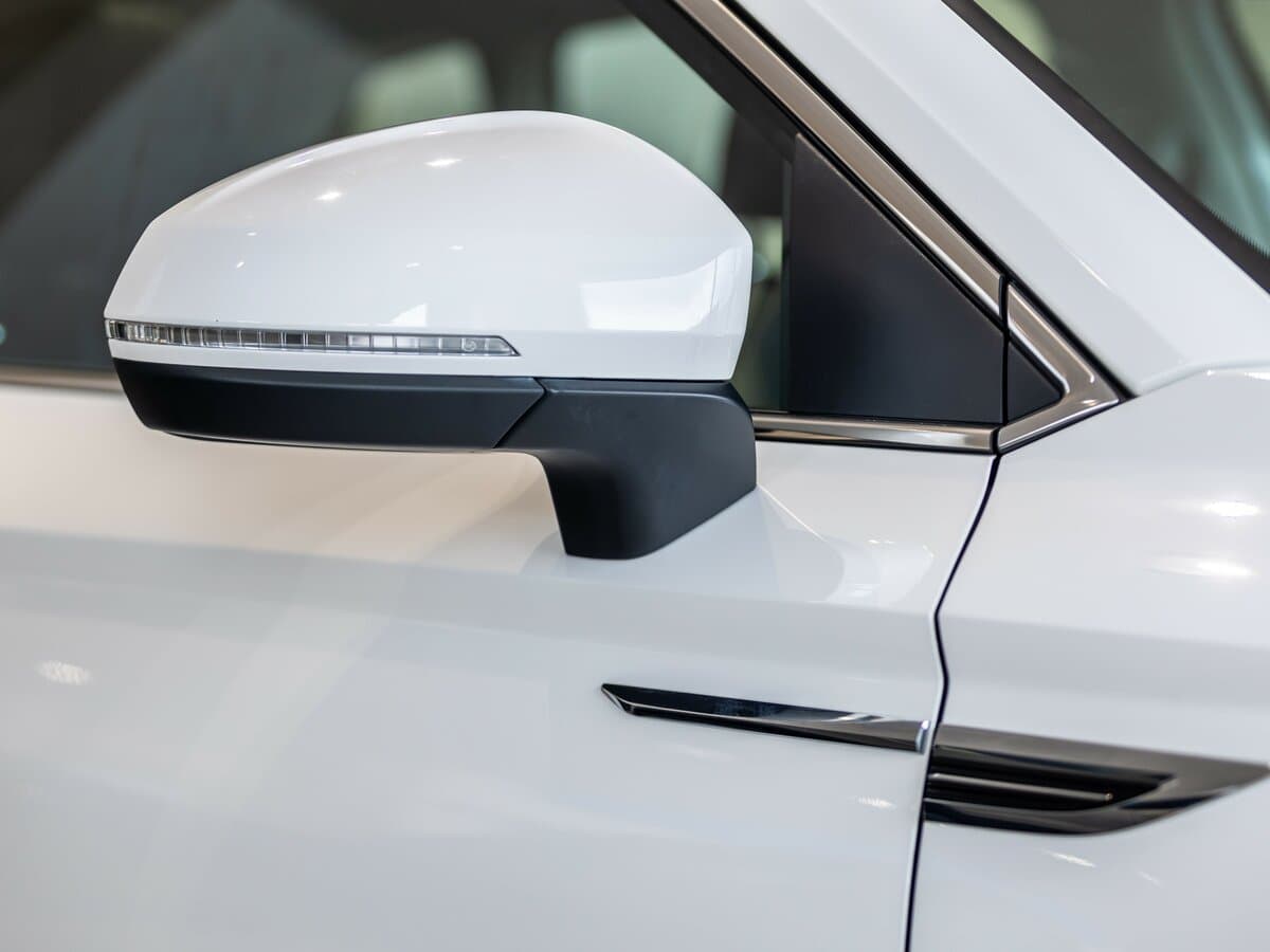 Volkswagen Tharu I — Yan güzgü