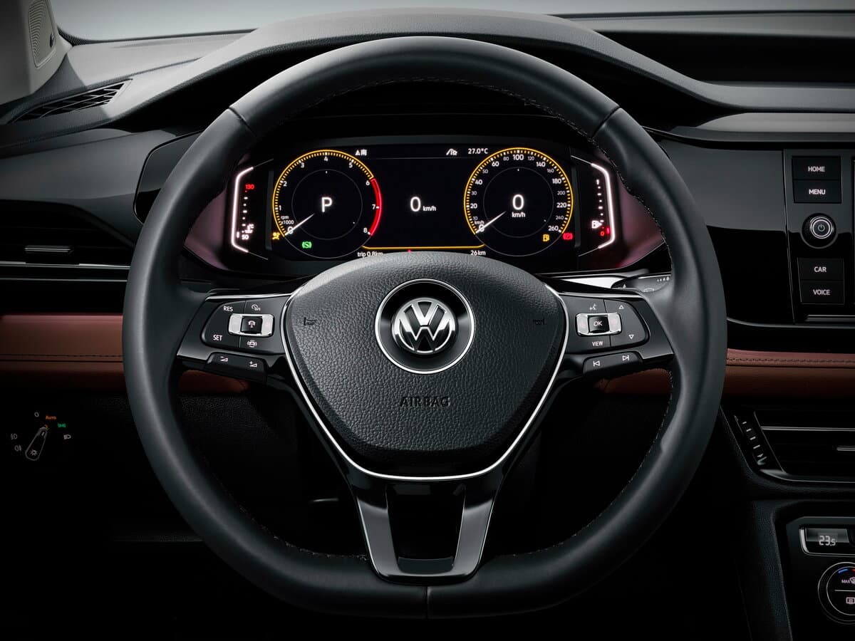 Volkswagen Tharu I — Sükan