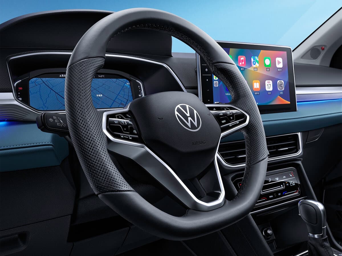 Volkswagen Tharu I Restayling — Sükan