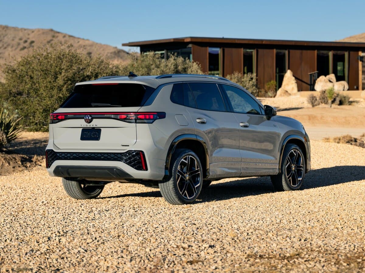 Volkswagen Tiguan III (NA Market) — 3/4 arxadan