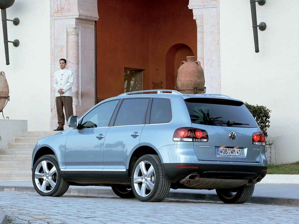Volkswagen Touareg I Restayling — 3/4 arxadan