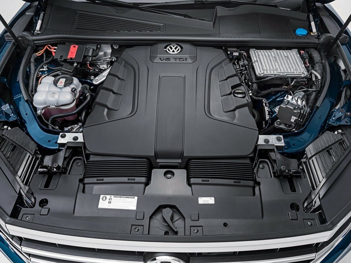 Volkswagen Touareg III — Salon, arxadan