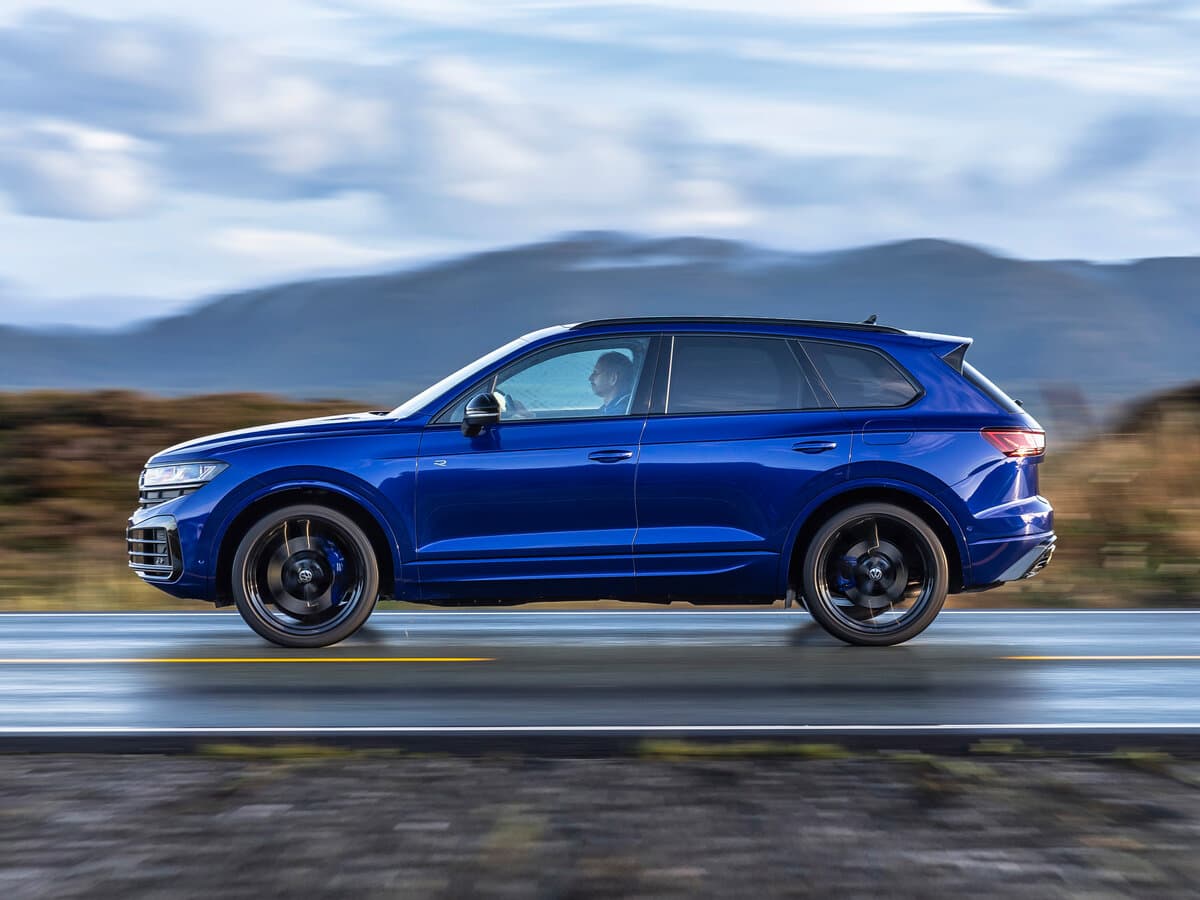 Volkswagen Touareg R III Restayling — Yandan