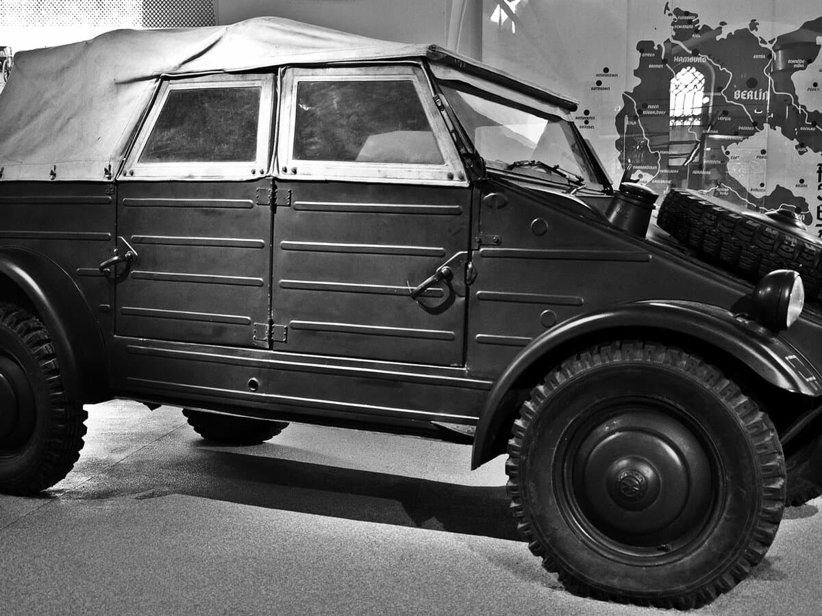 Volkswagen Type 82 1940 – 1945 — yandan görünüş