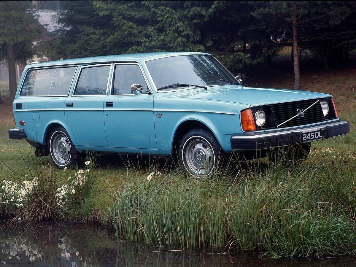 Volvo 240 Series 1974 – 1993 — Əsas şəkil