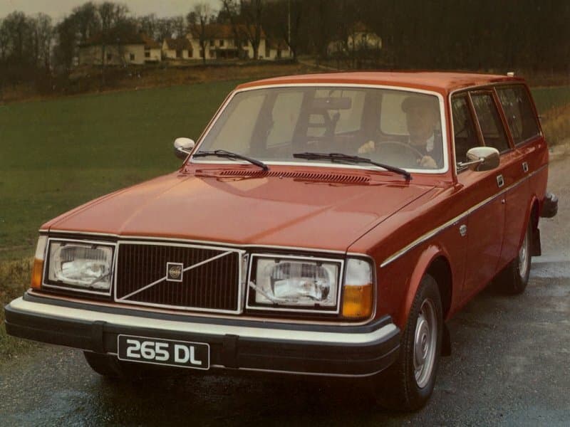 Volvo 260 Series 1974 – 1982 — öndən görünüş