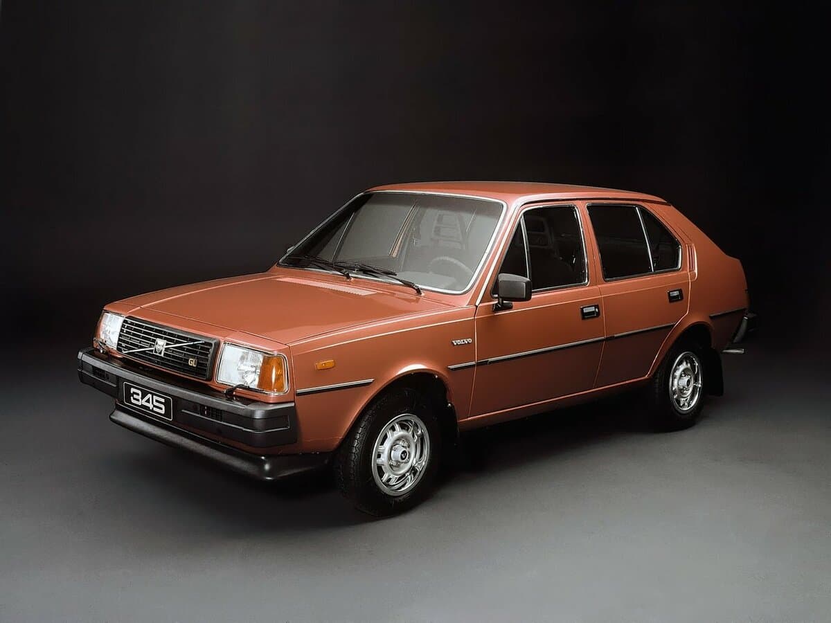Volvo 300 Series 1975 – 1991 — Əsas şəkil