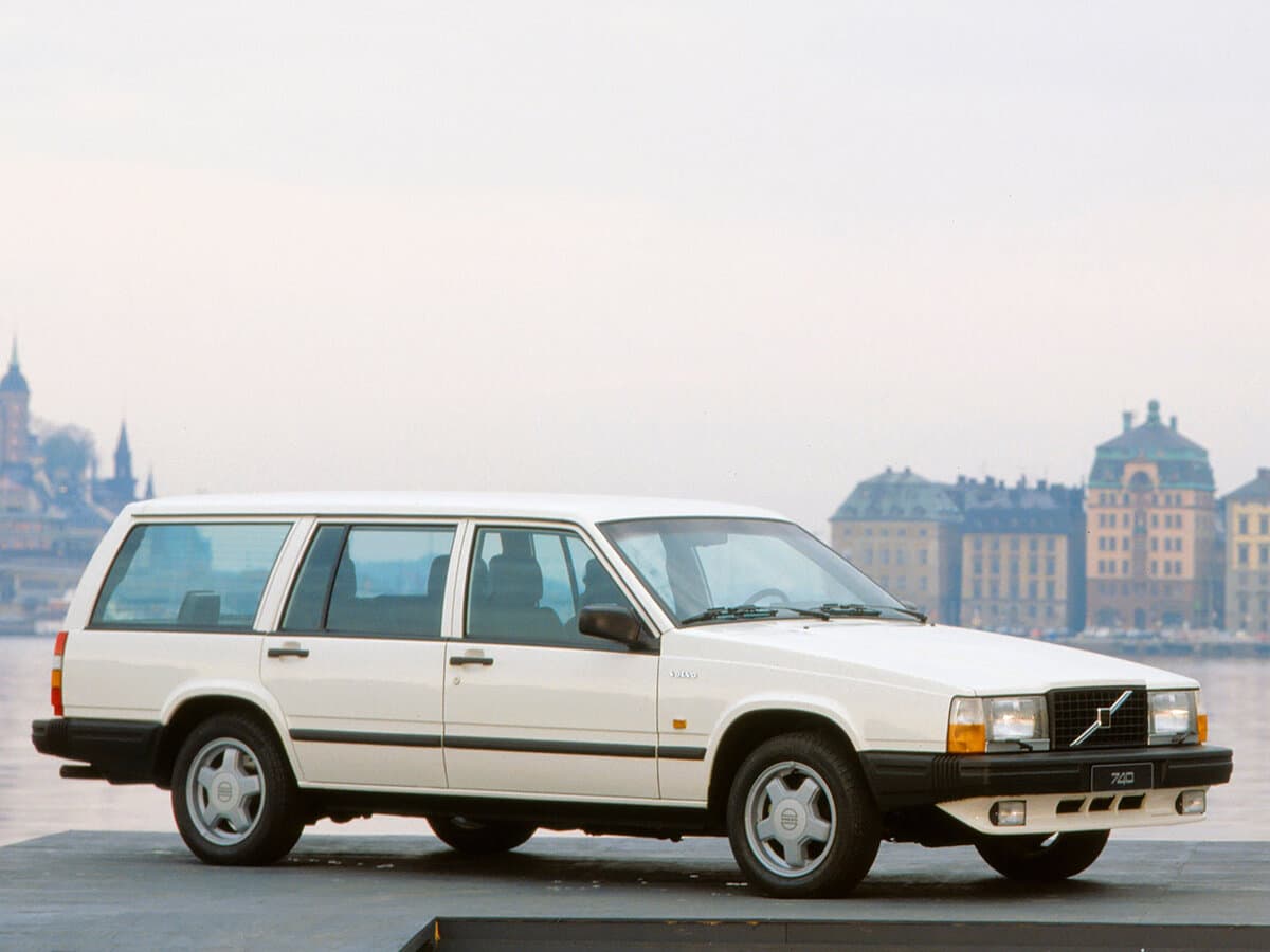 Volvo 740 1983 – 1992 — Yandan