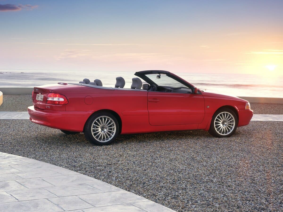 Volvo C70 I — Yandan