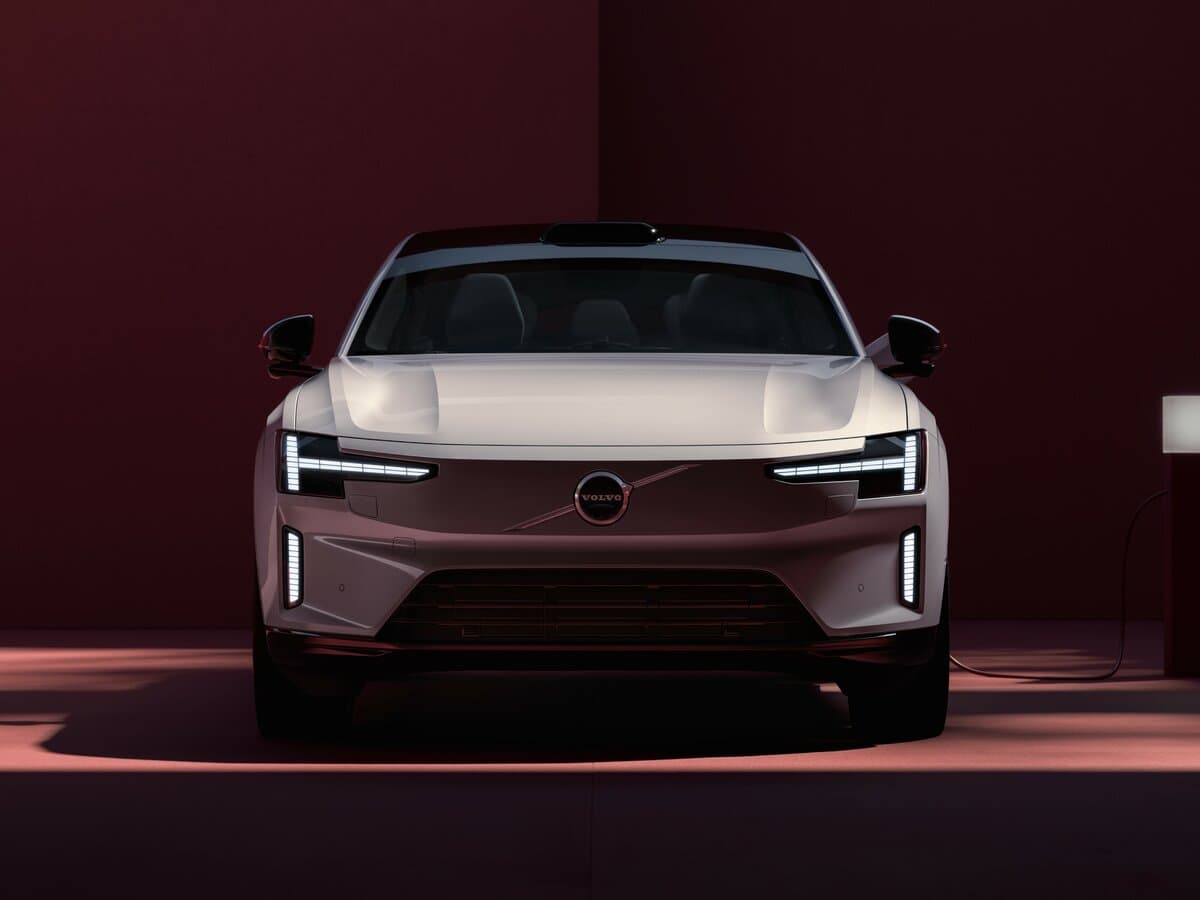 Volvo ES90 2025 – indiyədək — Öndən