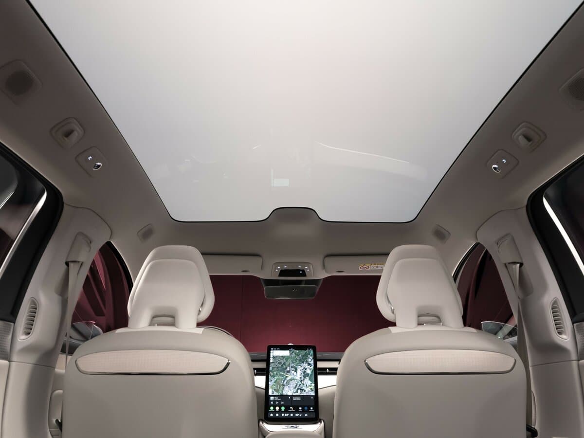 Volvo ES90 2025 – indiyədək — Salon, öndən