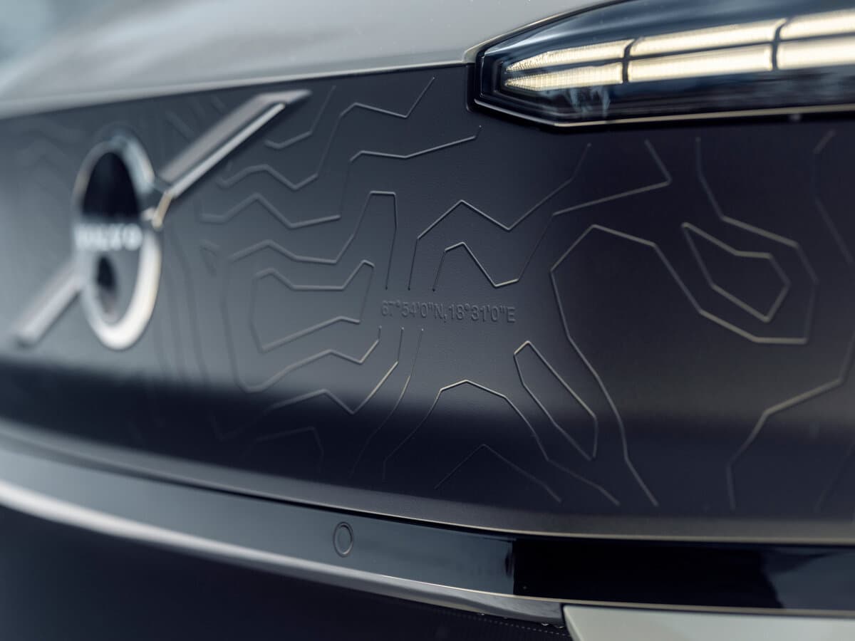 Volvo EX30 Cross Country 2025 – indiyədək — Fara