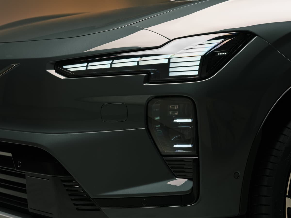 Volvo EX60 2026 – indiyədək — Fara
