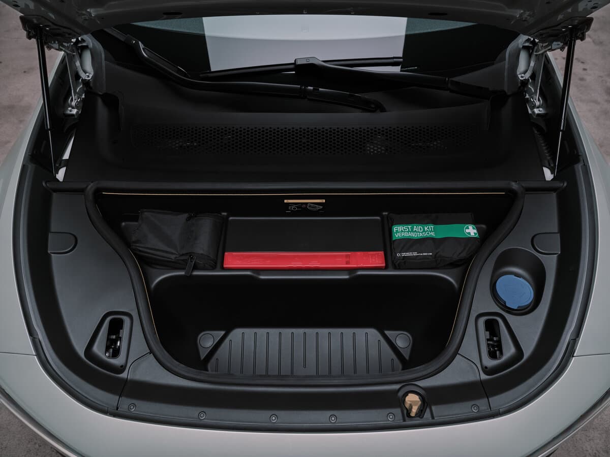 Volvo EX60 2026 – indiyədək — Salon, arxadan