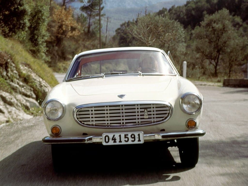 Volvo P1800 1961 – 1973 — Öndən