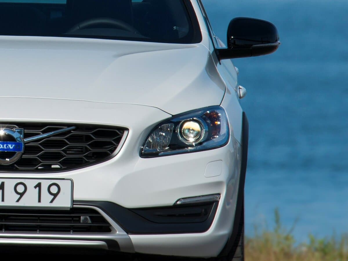 Volvo S60 Cross Country 2015 – 2018 — Fara