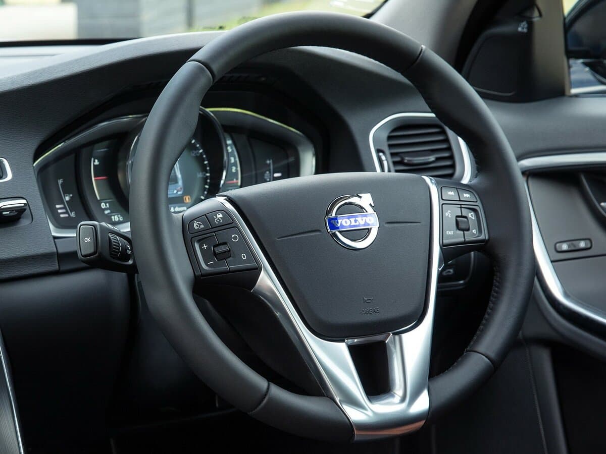 Volvo S60 Cross Country 2015 – 2018 — Sükan