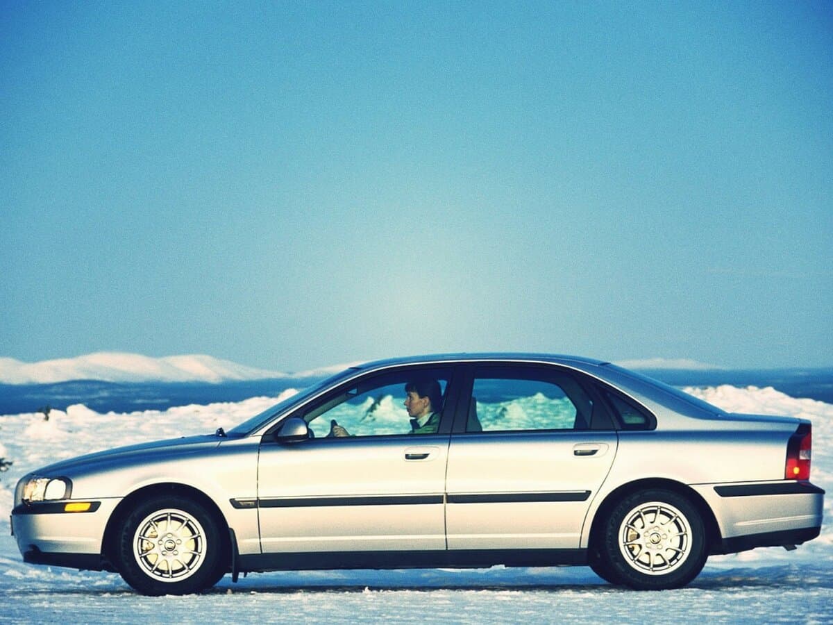 Volvo S80 I — Yandan