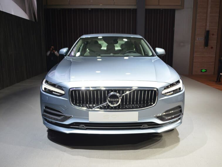Volvo S90 II — Öndən