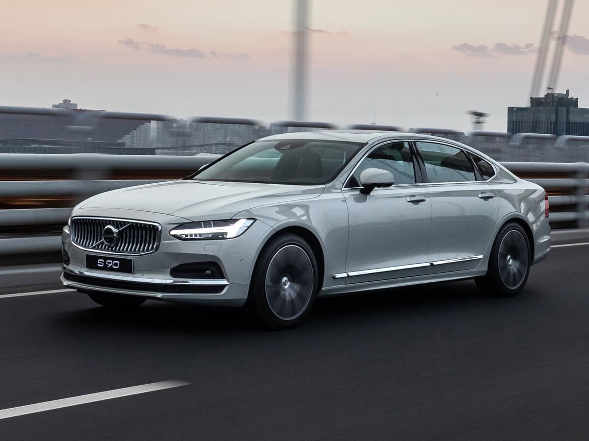 Volvo S90 II Restayling — Əsas şəkil
