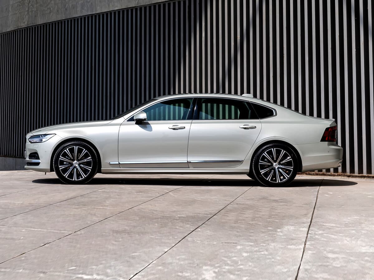 Volvo S90 II Restayling — Yandan