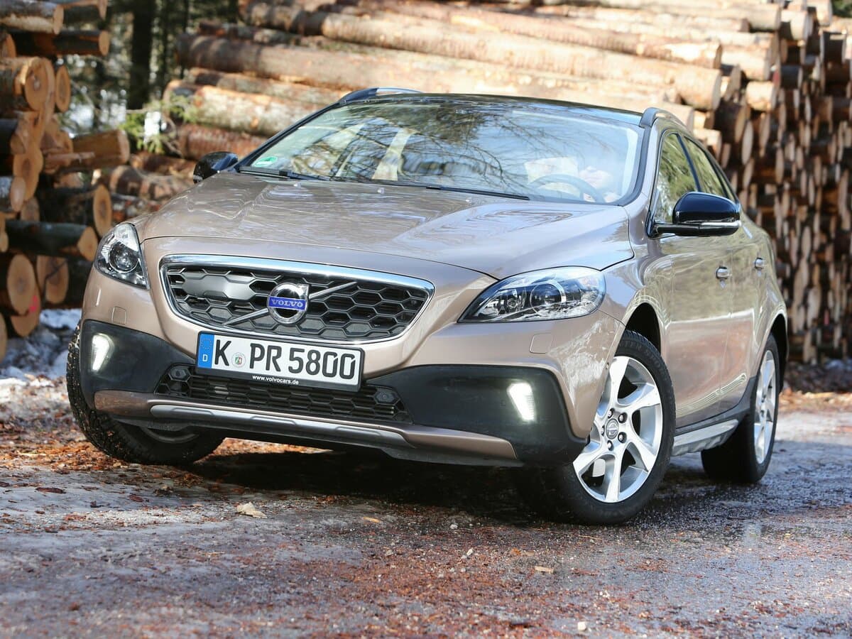 Volvo V40 Cross Country I Restayling — Öndən