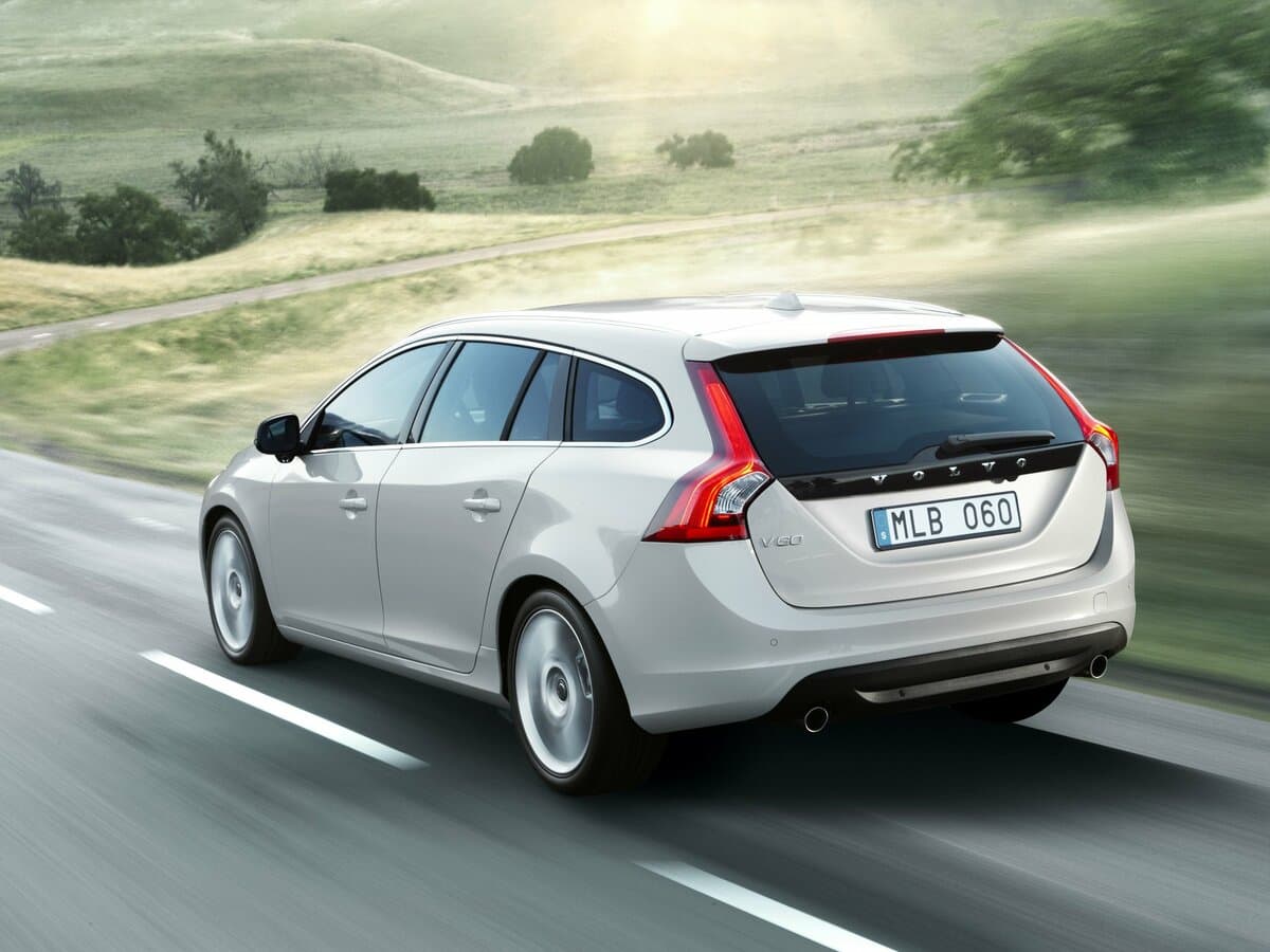 Volvo V60 I — 3/4 arxadan