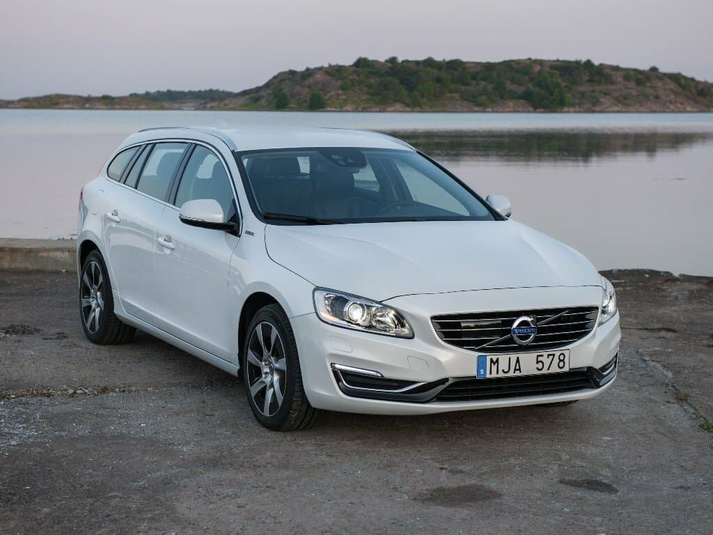 Volvo V60 I Restayling — Öndən