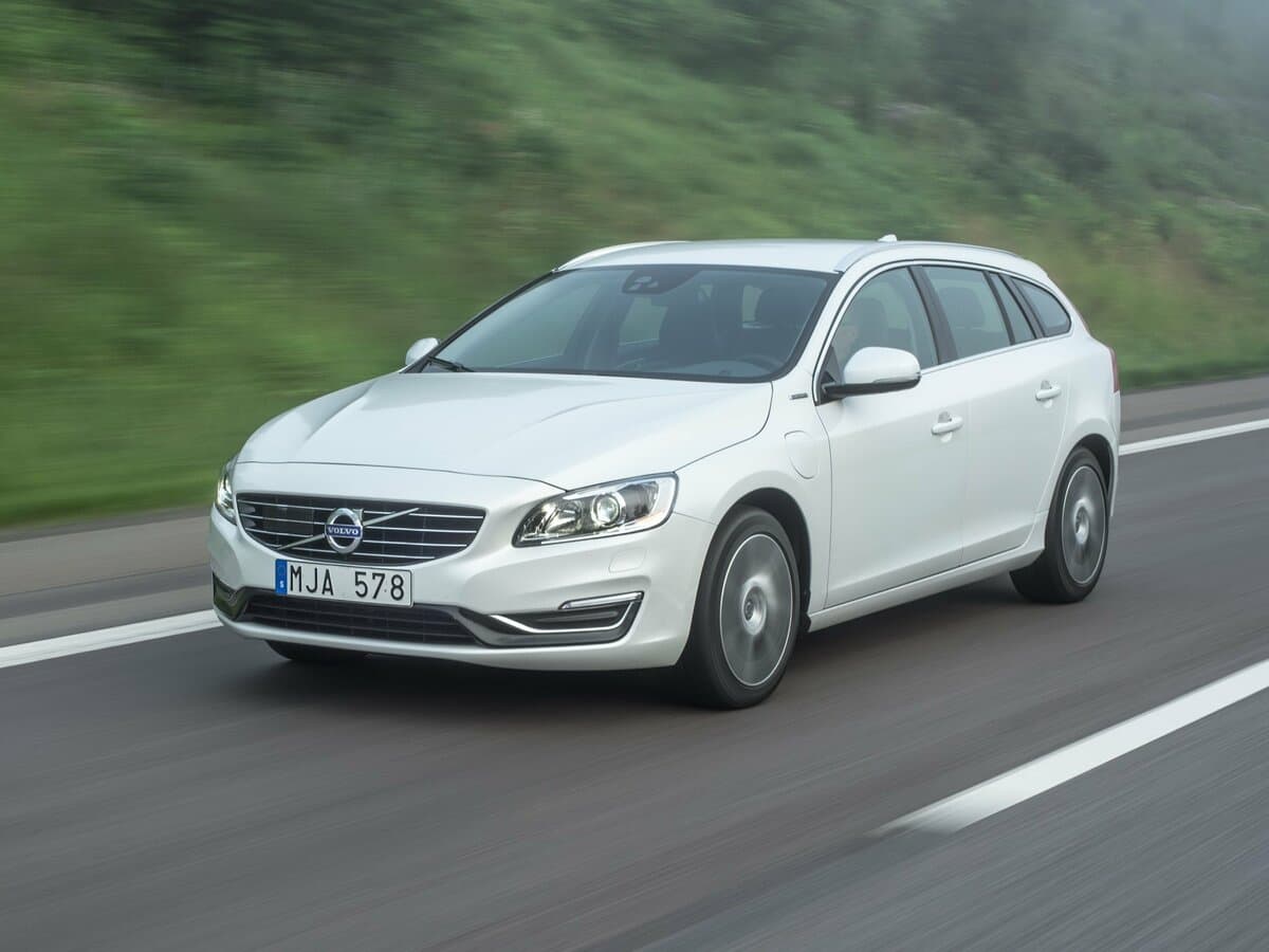 Volvo V60 I Restayling — Əsas şəkil