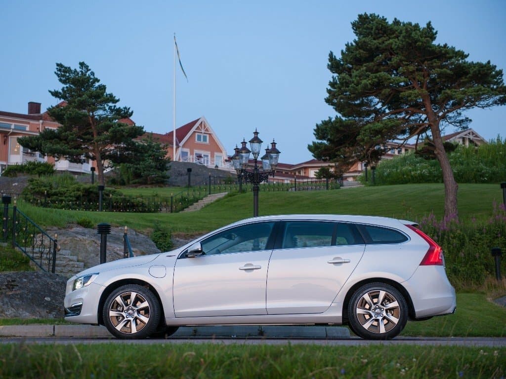 Volvo V60 I Restayling — Yandan