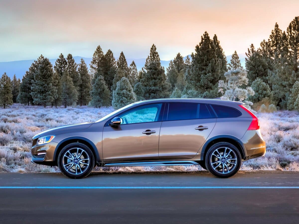 Volvo V60 Cross Country I — Yandan