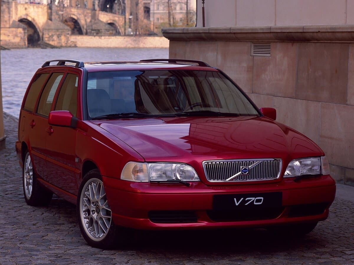 Volvo V70 I — Öndən