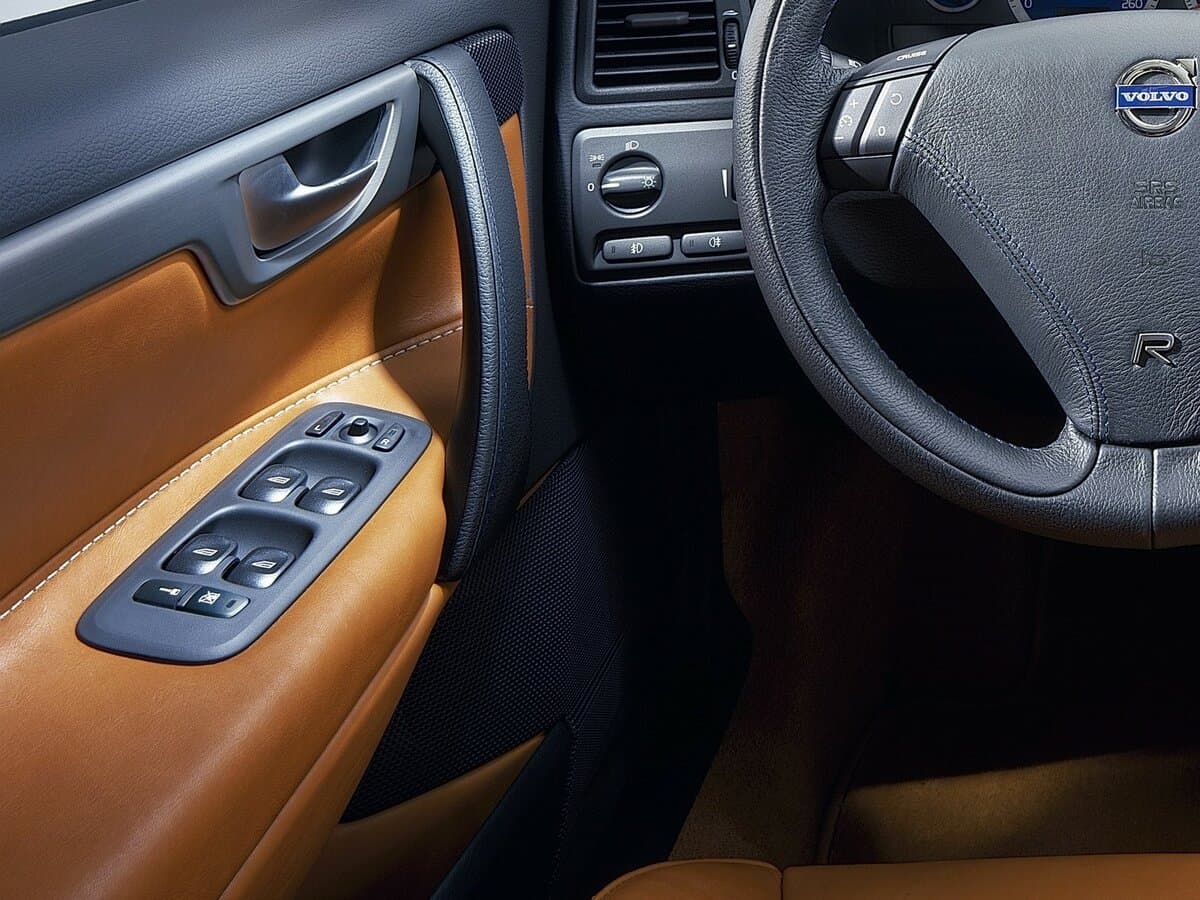 Volvo V70 II — Qapı