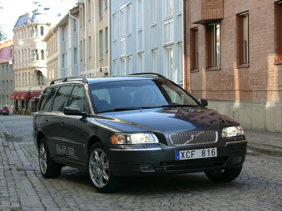 Volvo V70 II Restayling — Öndən