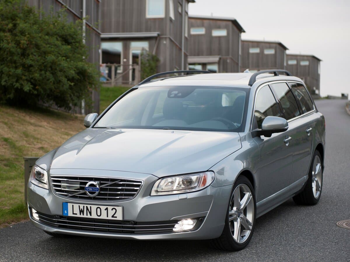 Volvo V70 III Restayling — Öndən